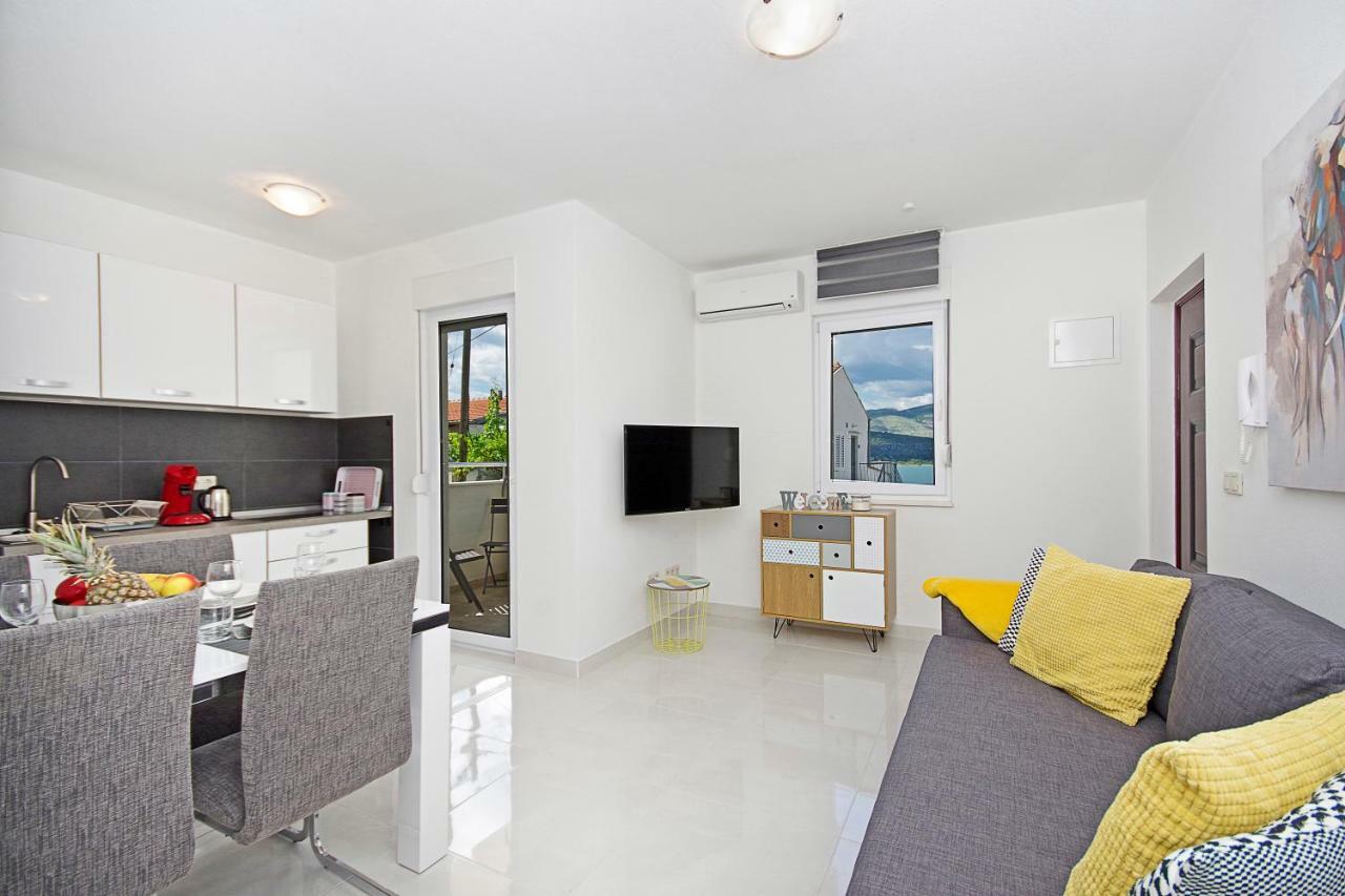 Irma Trogir Apartment Bagian luar foto