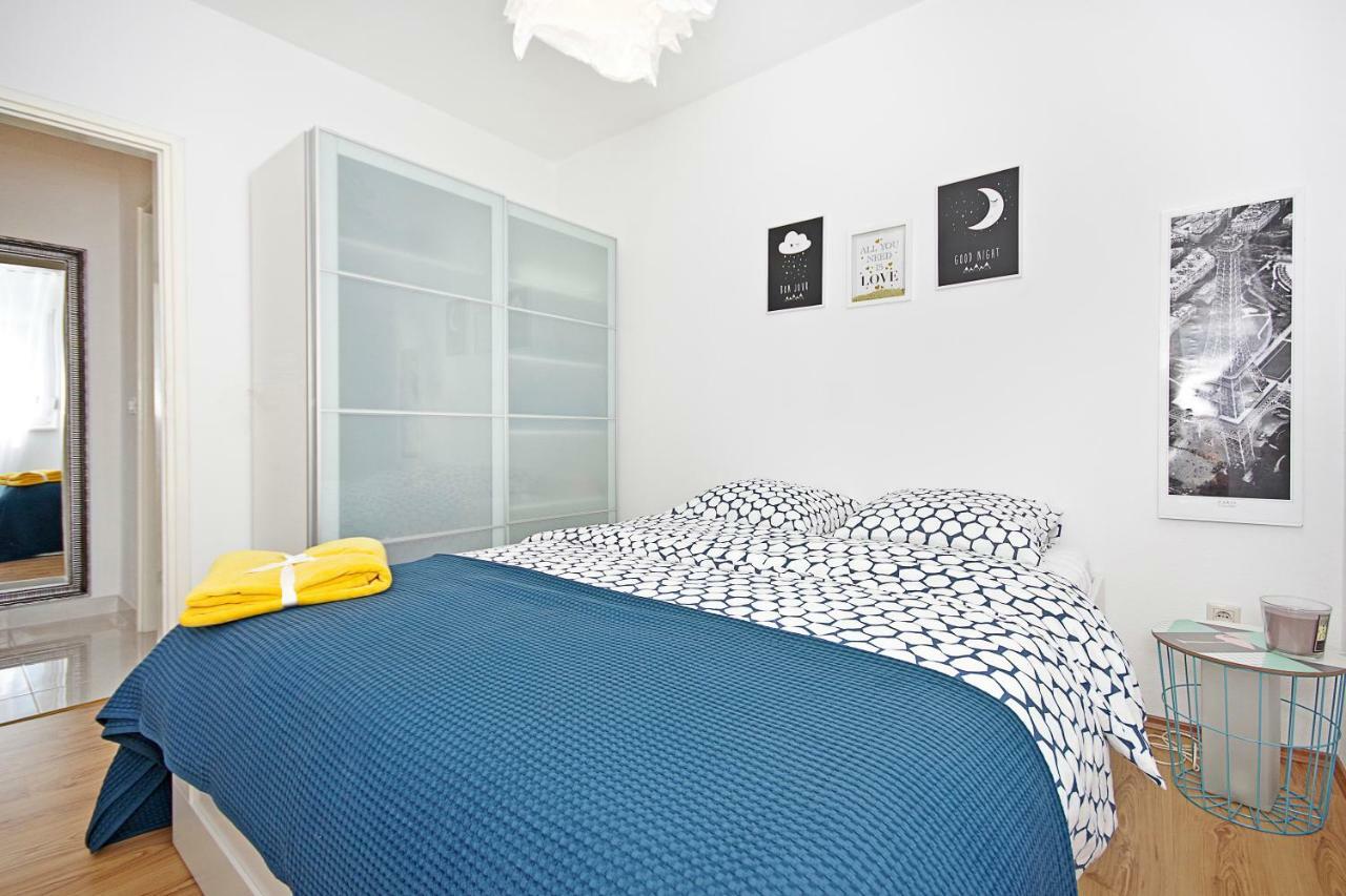 Irma Trogir Apartment Bagian luar foto