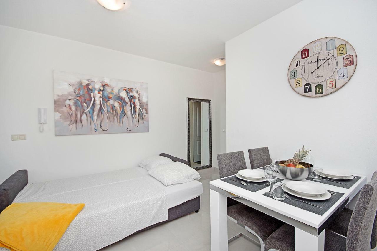 Irma Trogir Apartment Bagian luar foto