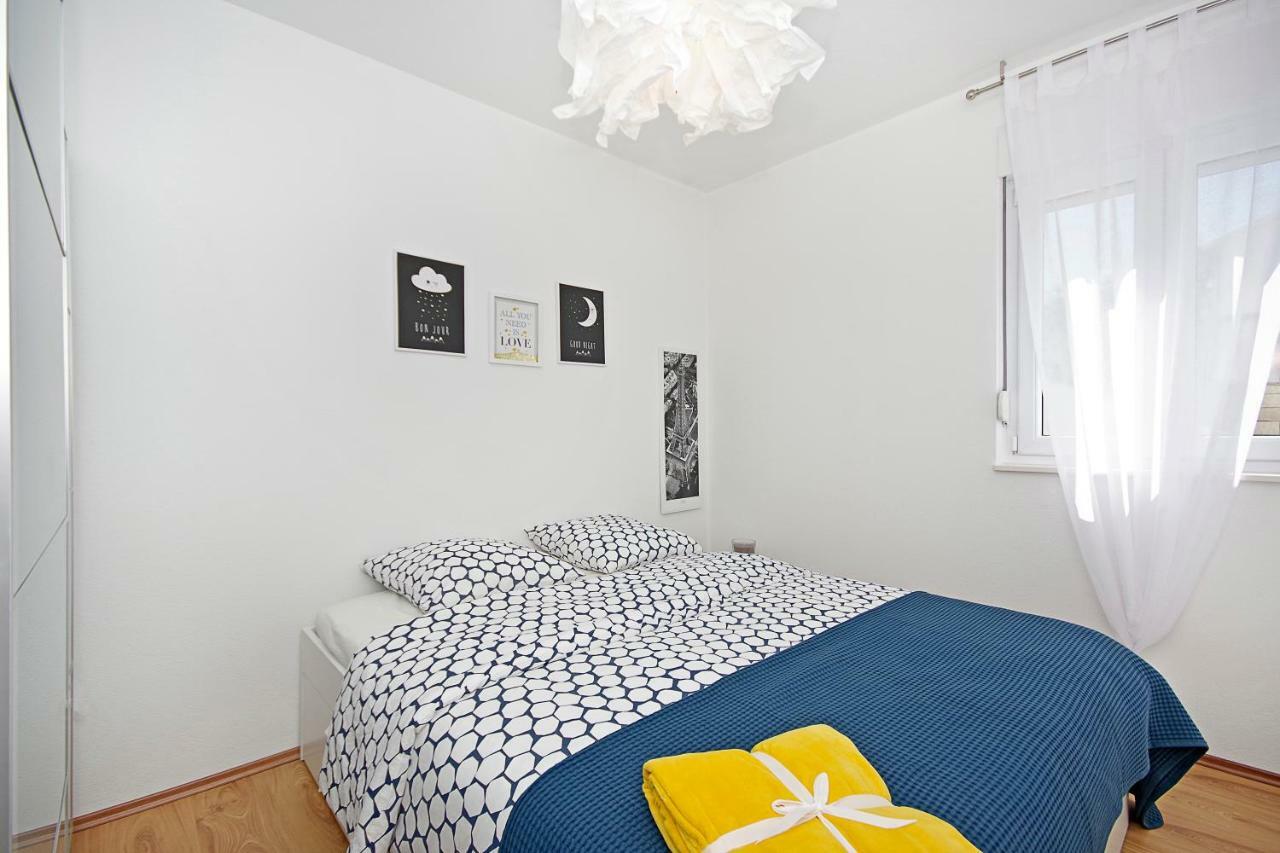 Irma Trogir Apartment Bagian luar foto